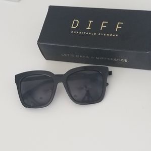 Black Diff Bella Sunglasses